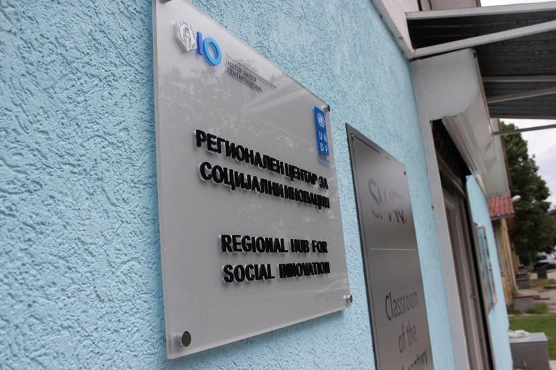  /> </div>
<div> </div>
<div><img src=